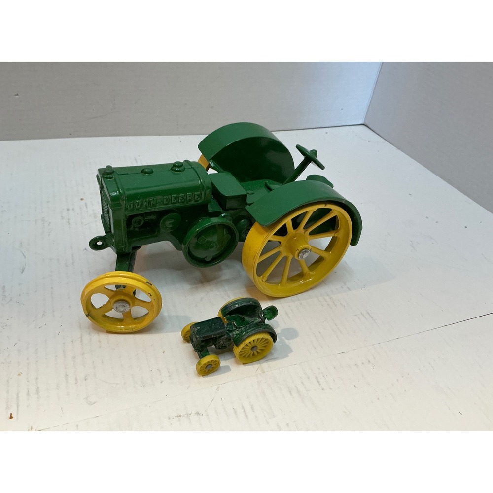 John Deere Vintage Diecast Model D Tractor Set Green Yellow Farm Toy Collectible